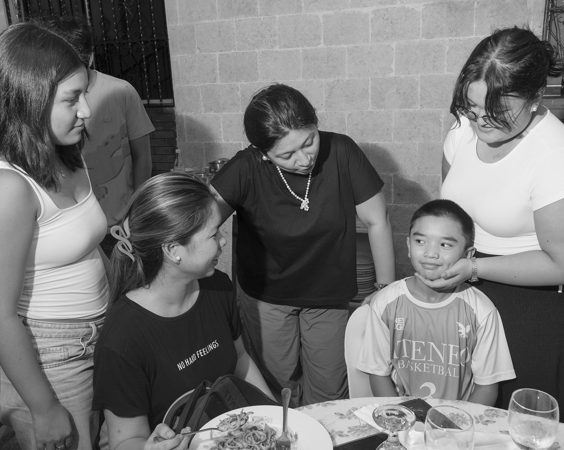 Paolo Morales, "Lunch"