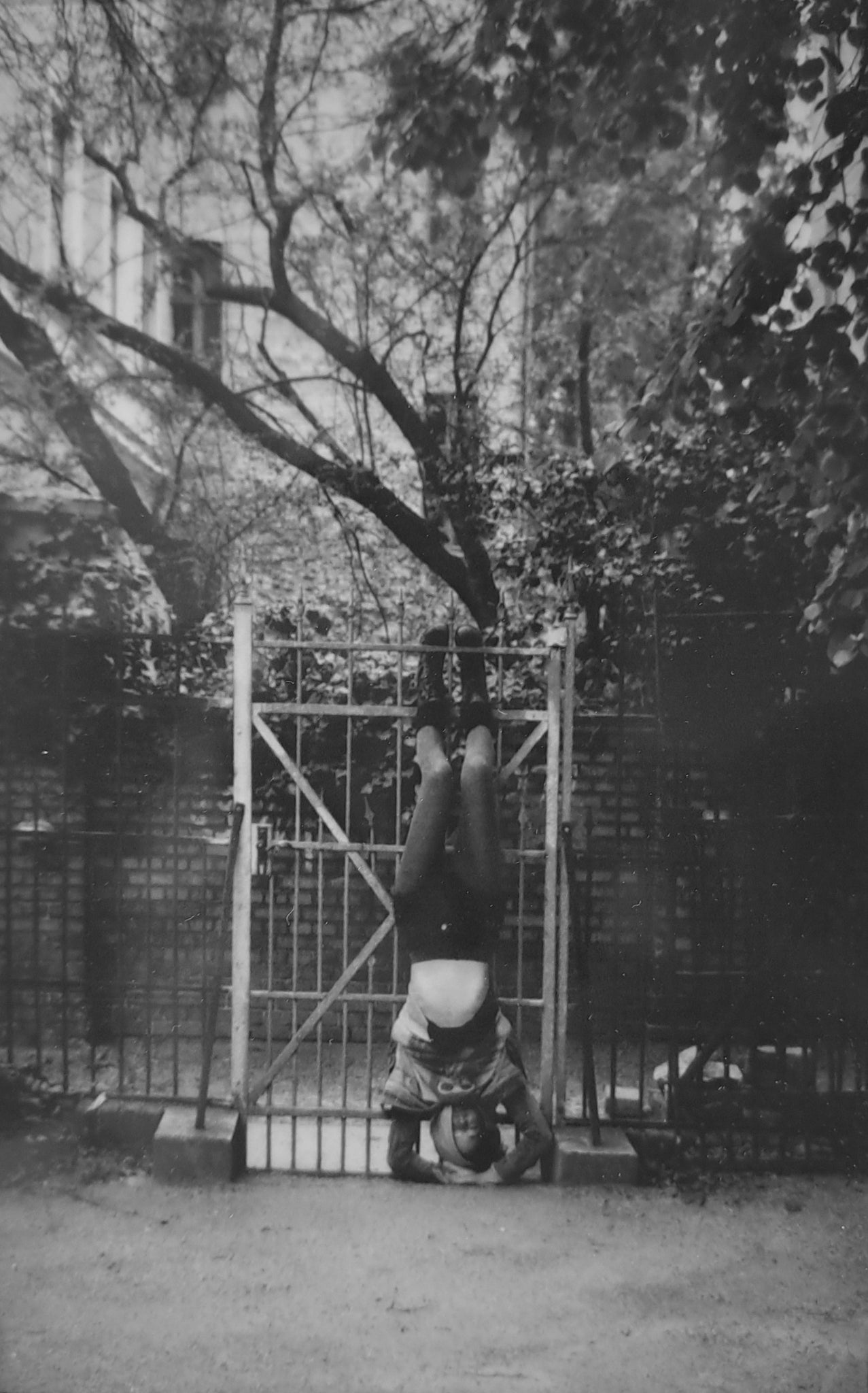 Anna Krieps, "Feminin Isolation"