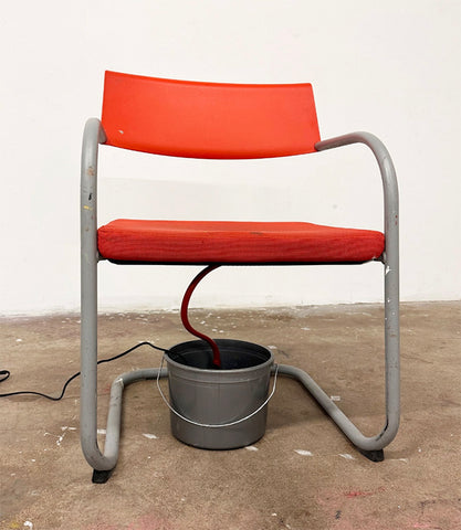 Noa Raviv, "Comfortable chair for uncomfortable conversations"